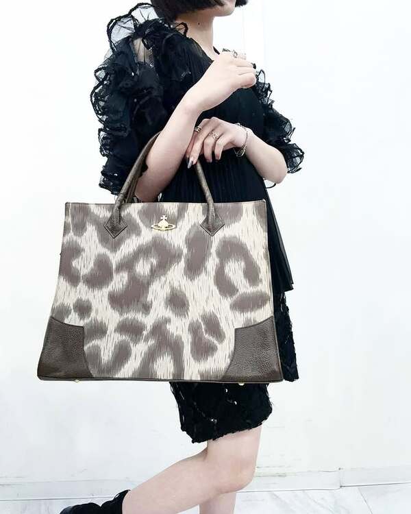 Vivienne Westwood 入荷