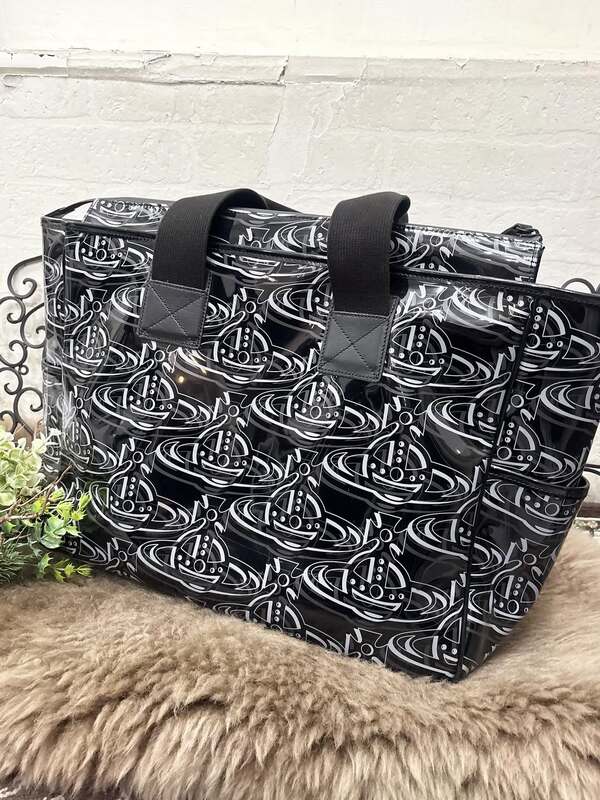 liberte 原宿店 / Vivienne Westwood 入荷